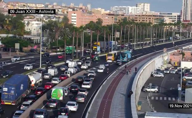 Retenciones en la autovía marítima por un accidente